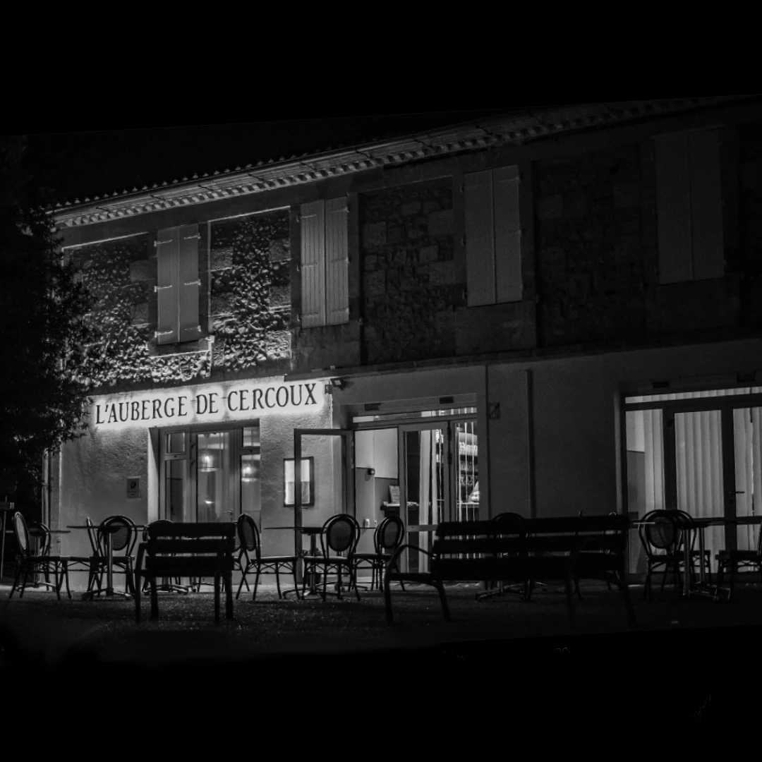 Photo de l'Auberge de Cercoux, de nuit