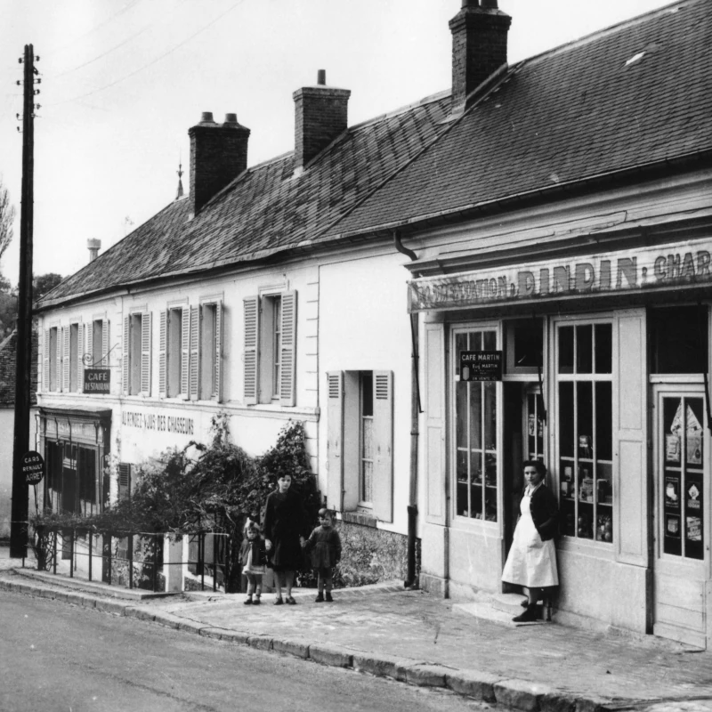 Photo historique de la boucherie et charcuterie tenue par Irène Dindin