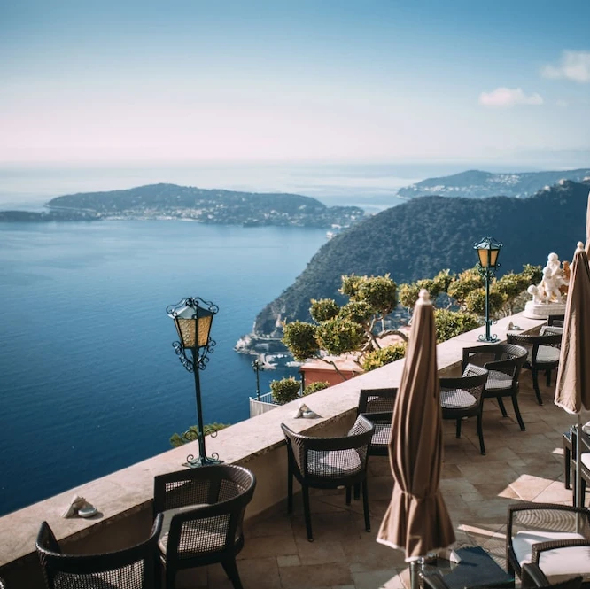 Vue depuis la terrasse de l'Hôtel de la Chèvre d'Or à Eze