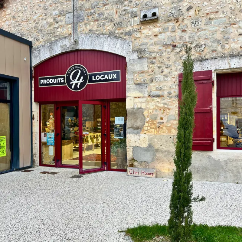 Bocaux en étale dans la boutique de chez Hugues